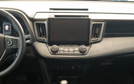 Toyota RAV4, 2019 год, 2 650 000 рублей, 15 фотография