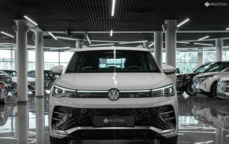 Volkswagen Tiguan, 2024 год, 4 800 000 рублей, 3 фотография