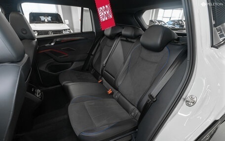 Volkswagen Tiguan, 2024 год, 4 800 000 рублей, 14 фотография