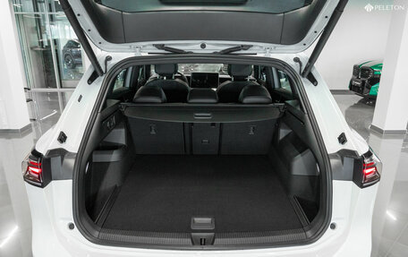 Volkswagen Tiguan, 2024 год, 4 800 000 рублей, 27 фотография