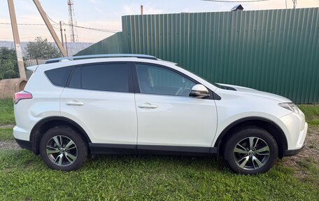 Toyota RAV4, 2017 год, 2 150 000 рублей, 3 фотография