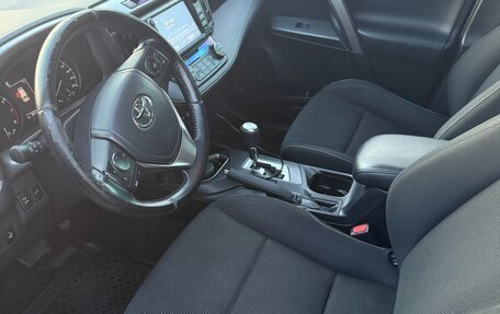 Toyota RAV4, 2017 год, 2 150 000 рублей, 11 фотография