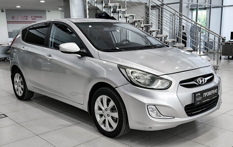 Hyundai Solaris II рестайлинг, 2011 год, 650 000 рублей, 3 фотография