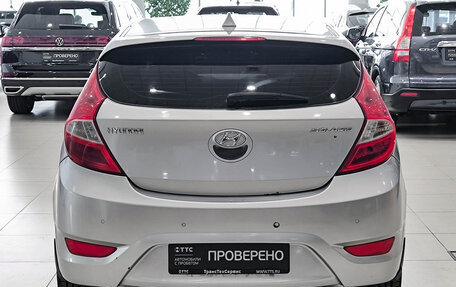 Hyundai Solaris II рестайлинг, 2011 год, 650 000 рублей, 6 фотография