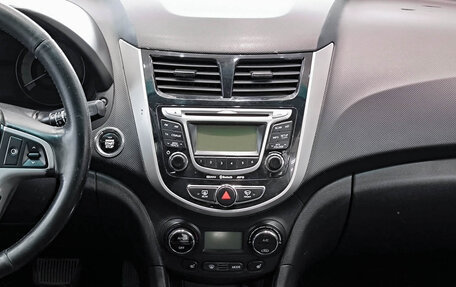 Hyundai Solaris II рестайлинг, 2011 год, 650 000 рублей, 15 фотография