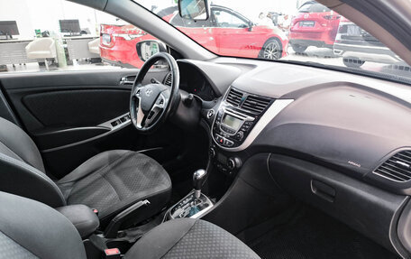 Hyundai Solaris II рестайлинг, 2011 год, 650 000 рублей, 11 фотография