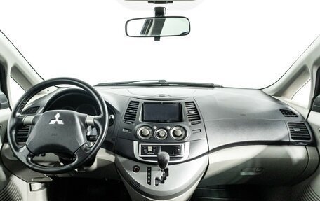 Mitsubishi Grandis, 2008 год, 699 777 рублей, 13 фотография