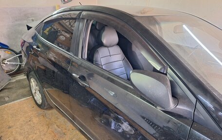 Hyundai Solaris II рестайлинг, 2013 год, 380 000 рублей, 4 фотография