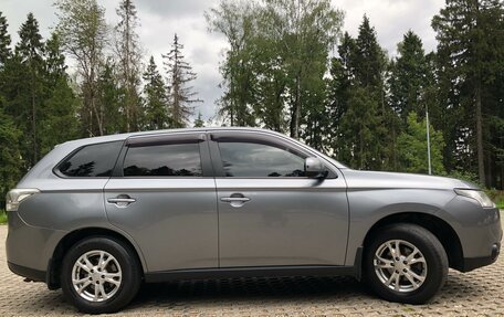 Mitsubishi Outlander III рестайлинг 3, 2012 год, 1 430 000 рублей, 3 фотография