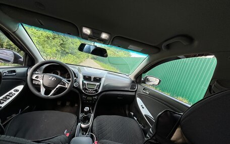 Hyundai Solaris II рестайлинг, 2011 год, 600 000 рублей, 9 фотография