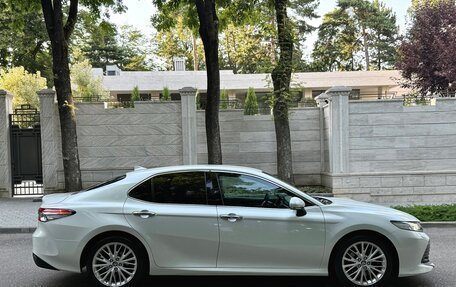 Toyota Camry, 2020 год, 2 940 000 рублей, 7 фотография