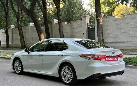 Toyota Camry, 2020 год, 2 940 000 рублей, 4 фотография