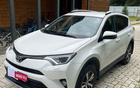 Toyota RAV4, 2016 год, 2 790 000 рублей, 2 фотография