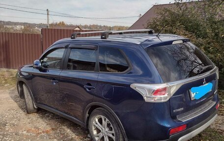 Mitsubishi Outlander III рестайлинг 3, 2014 год, 1 500 000 рублей, 9 фотография