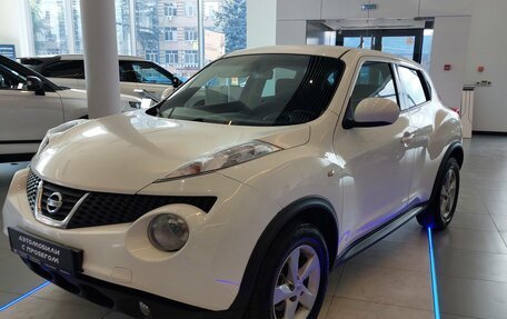 Nissan Juke II, 2014 год, 900 000 рублей, 2 фотография