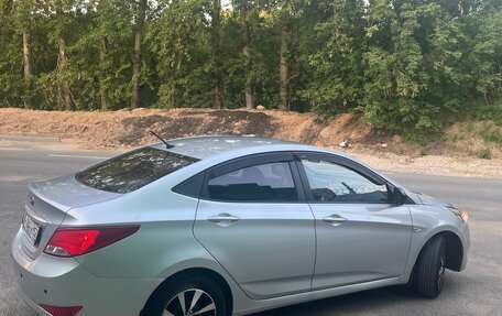 Hyundai Solaris II рестайлинг, 2016 год, 950 000 рублей, 5 фотография