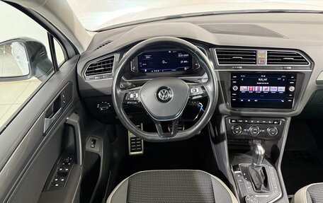 Volkswagen Tiguan II, 2019 год, 2 249 800 рублей, 10 фотография