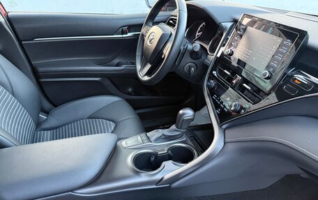 Toyota Camry, 2022 год, 2 800 000 рублей, 10 фотография