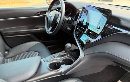 Toyota Camry, 2022 год, 2 800 000 рублей, 20 фотография