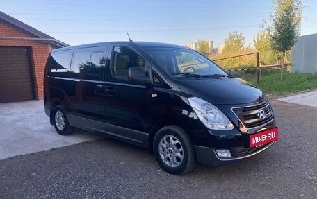 Hyundai H-1 II рестайлинг, 2013 год, 1 580 000 рублей, 3 фотография