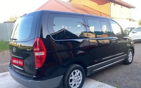 Hyundai H-1 II рестайлинг, 2013 год, 1 580 000 рублей, 4 фотография