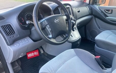 Hyundai H-1 II рестайлинг, 2013 год, 1 580 000 рублей, 5 фотография