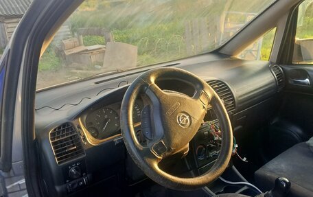 Opel Zafira A рестайлинг, 2002 год, 300 000 рублей, 2 фотография