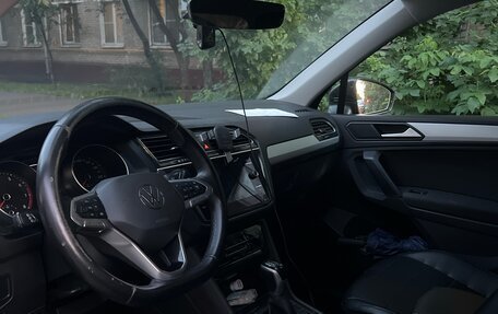 Volkswagen Tiguan II, 2021 год, 2 300 000 рублей, 3 фотография