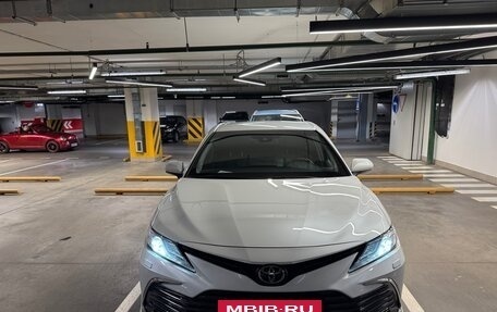 Toyota Camry, 2021 год, 3 500 000 рублей, 4 фотография