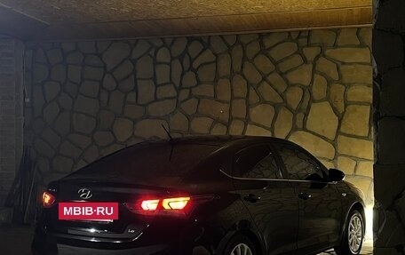 Hyundai Solaris II рестайлинг, 2018 год, 1 400 000 рублей, 2 фотография