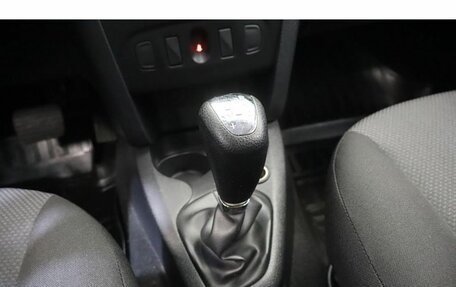 Renault Logan II, 2015 год, 750 000 рублей, 9 фотография