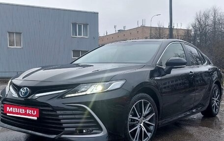 Toyota Camry, 2022 год, 2 750 000 рублей, 3 фотография