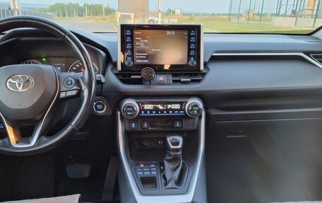 Toyota RAV4, 2020 год, 2 680 000 рублей, 7 фотография