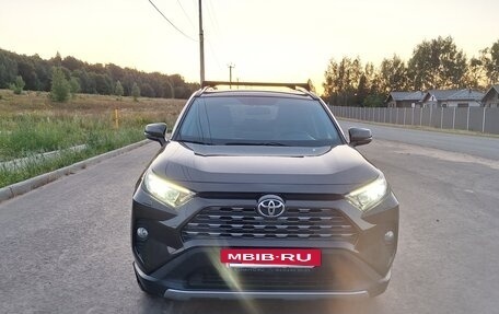 Toyota RAV4, 2020 год, 2 680 000 рублей, 3 фотография