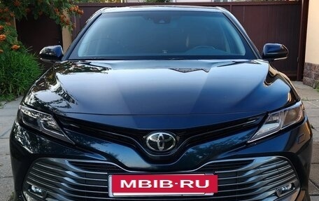 Toyota Camry, 2018 год, 2 390 000 рублей, 2 фотография