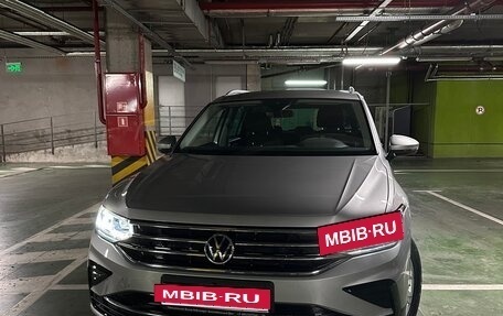 Volkswagen Tiguan II, 2021 год, 3 850 000 рублей, 24 фотография