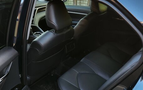 Toyota Camry, 2018 год, 2 390 000 рублей, 12 фотография