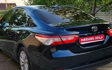 Toyota Camry, 2018 год, 2 390 000 рублей, 6 фотография