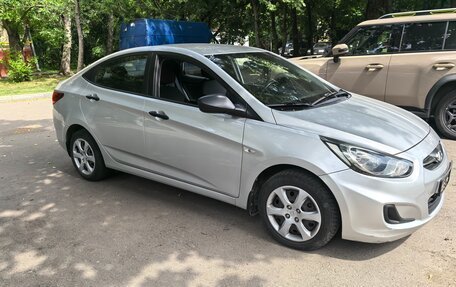 Hyundai Solaris II рестайлинг, 2013 год, 1 020 000 рублей, 12 фотография