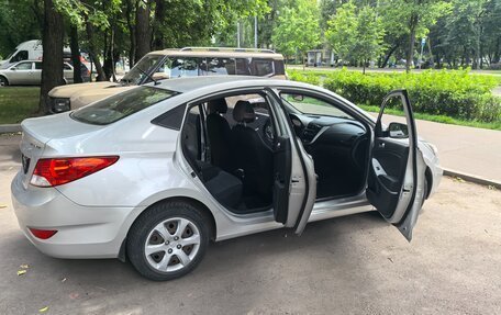 Hyundai Solaris II рестайлинг, 2013 год, 1 020 000 рублей, 8 фотография