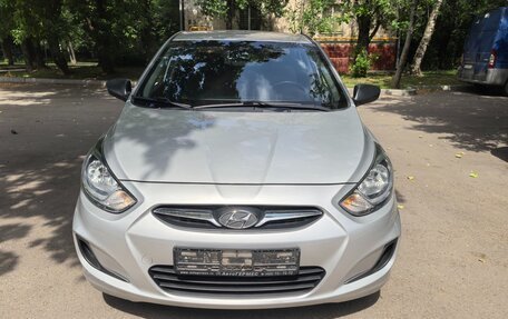 Hyundai Solaris II рестайлинг, 2013 год, 1 020 000 рублей, 2 фотография