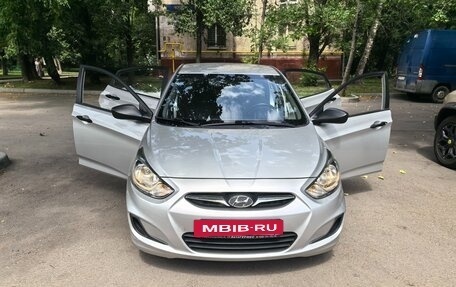Hyundai Solaris II рестайлинг, 2013 год, 1 020 000 рублей, 3 фотография