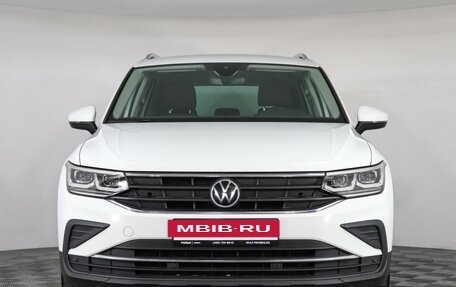 Volkswagen Tiguan II, 2021 год, 2 549 000 рублей, 2 фотография