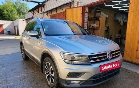 Volkswagen Tiguan II, 2019 год, 2 450 000 рублей, 2 фотография