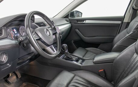 Skoda Superb III рестайлинг, 2017 год, 2 050 000 рублей, 11 фотография