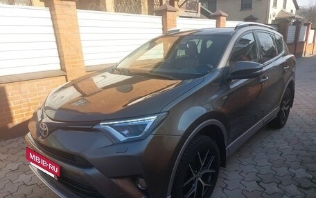 Toyota RAV4, 2016 год, 2 650 000 рублей, 2 фотография