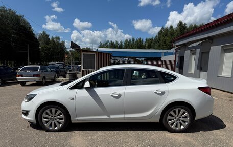 Opel Astra J, 2015 год, 930 000 рублей, 2 фотография