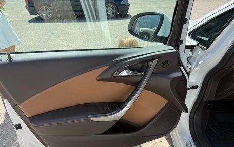 Opel Astra J, 2015 год, 930 000 рублей, 9 фотография