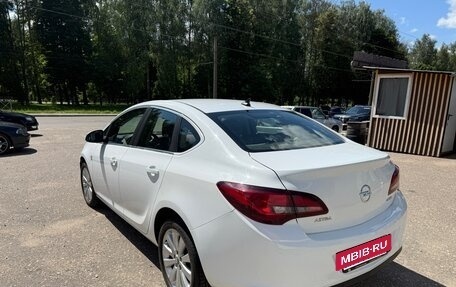 Opel Astra J, 2015 год, 930 000 рублей, 3 фотография