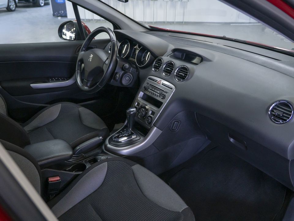 Peugeot 308, 2012 год, 649 000 рублей, 18 фотография